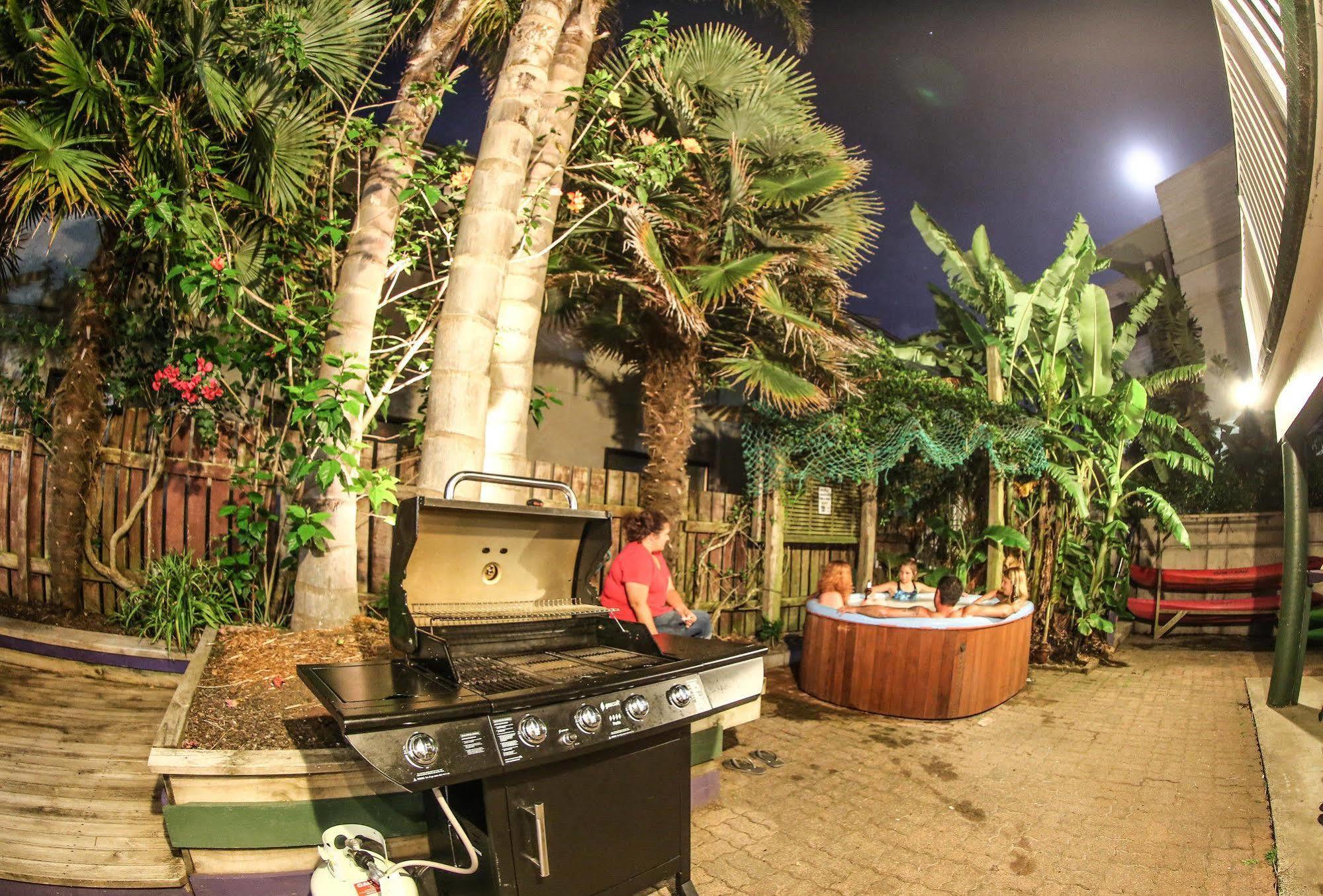 Centabay Lodge And Backpackers Paihia Exterior photo